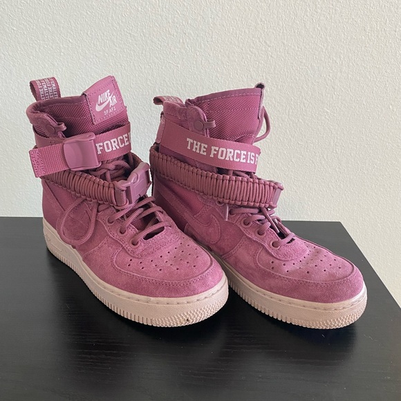 Women’s Nike High Top Sneakers - Picture 2 of 3